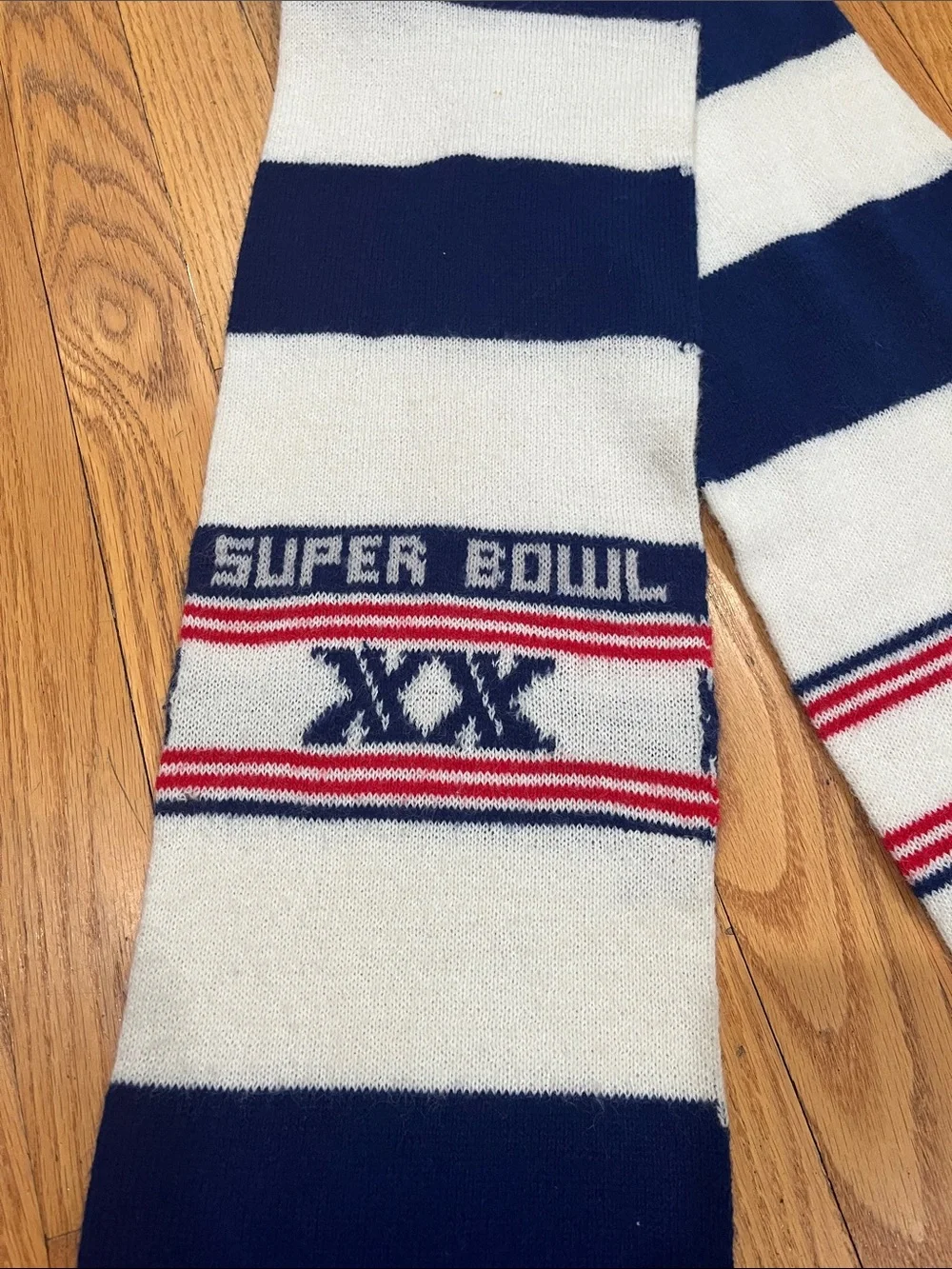 New England Patriots NFL Super Bowl XX (20)  Red White Blue Fringed Scarf 1986